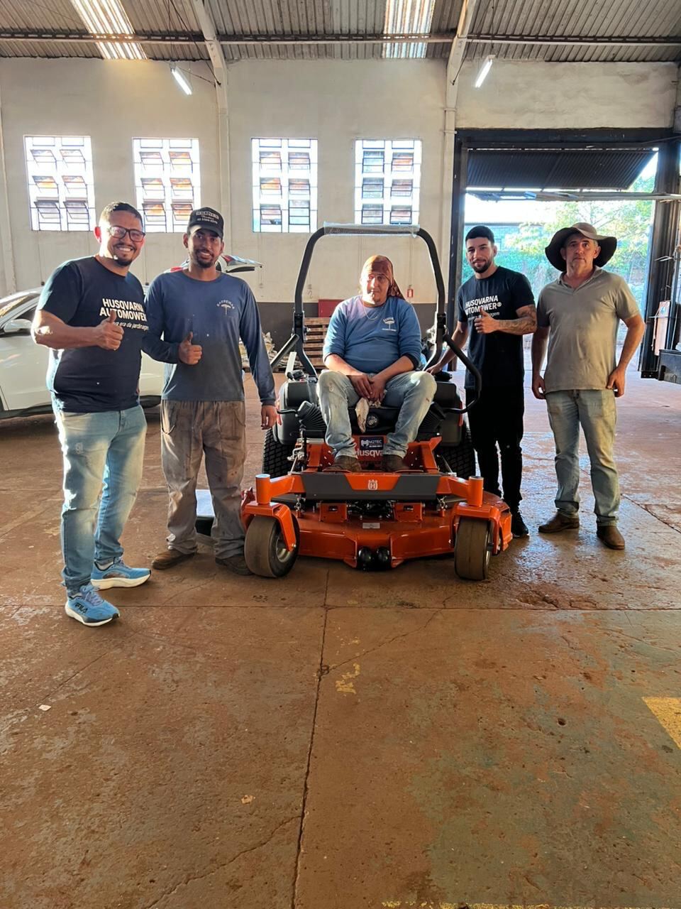 Entrega Husqvarna em oficina