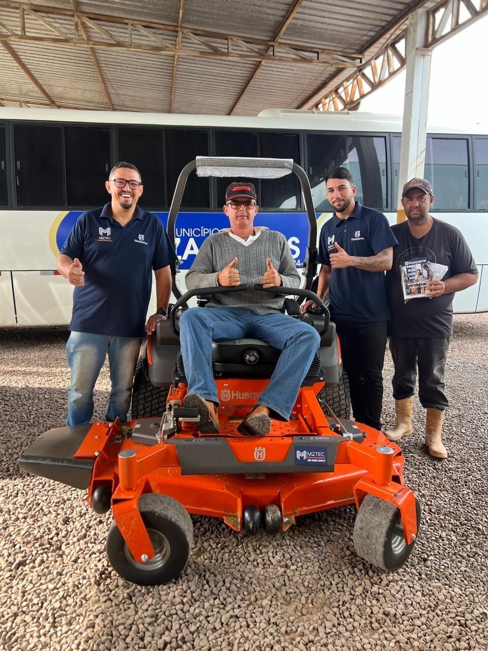 Entrega Husqvarna profissional M2TEC